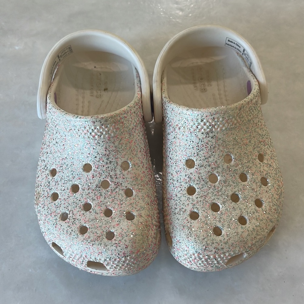 Crocs a size 8